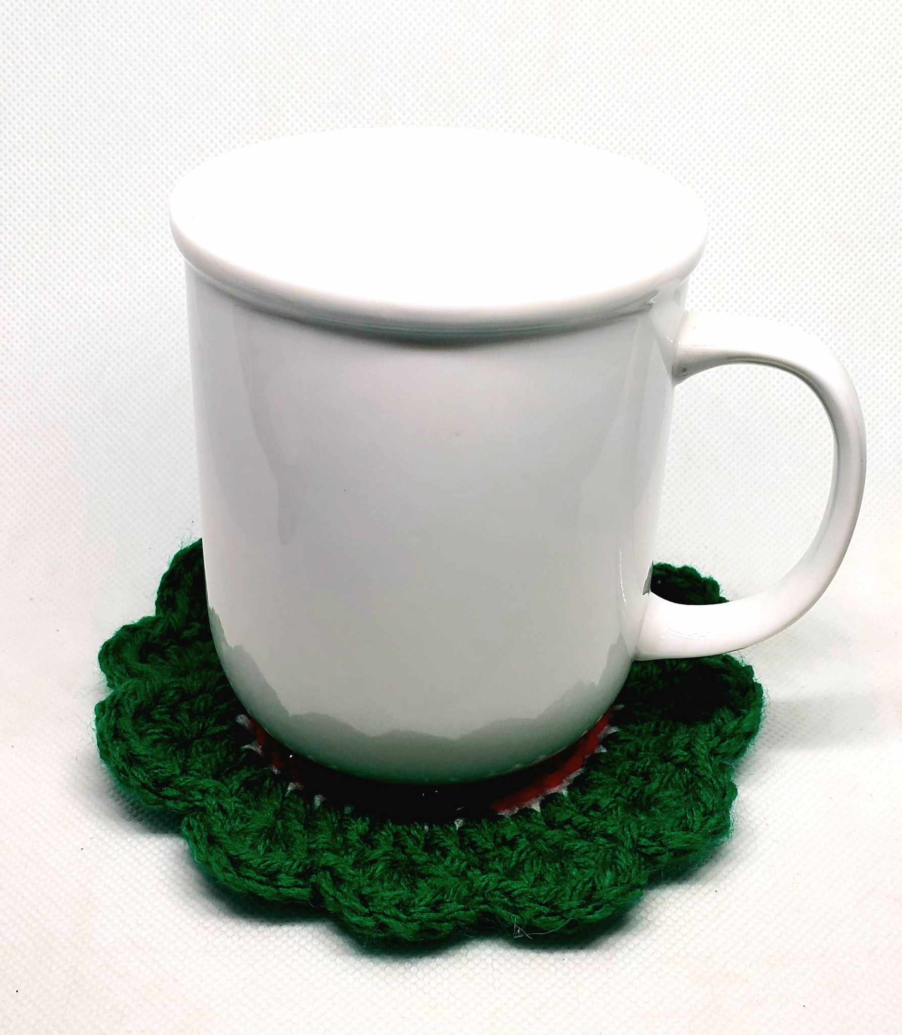 10 inch china mug on Single Green Red and White Coaster