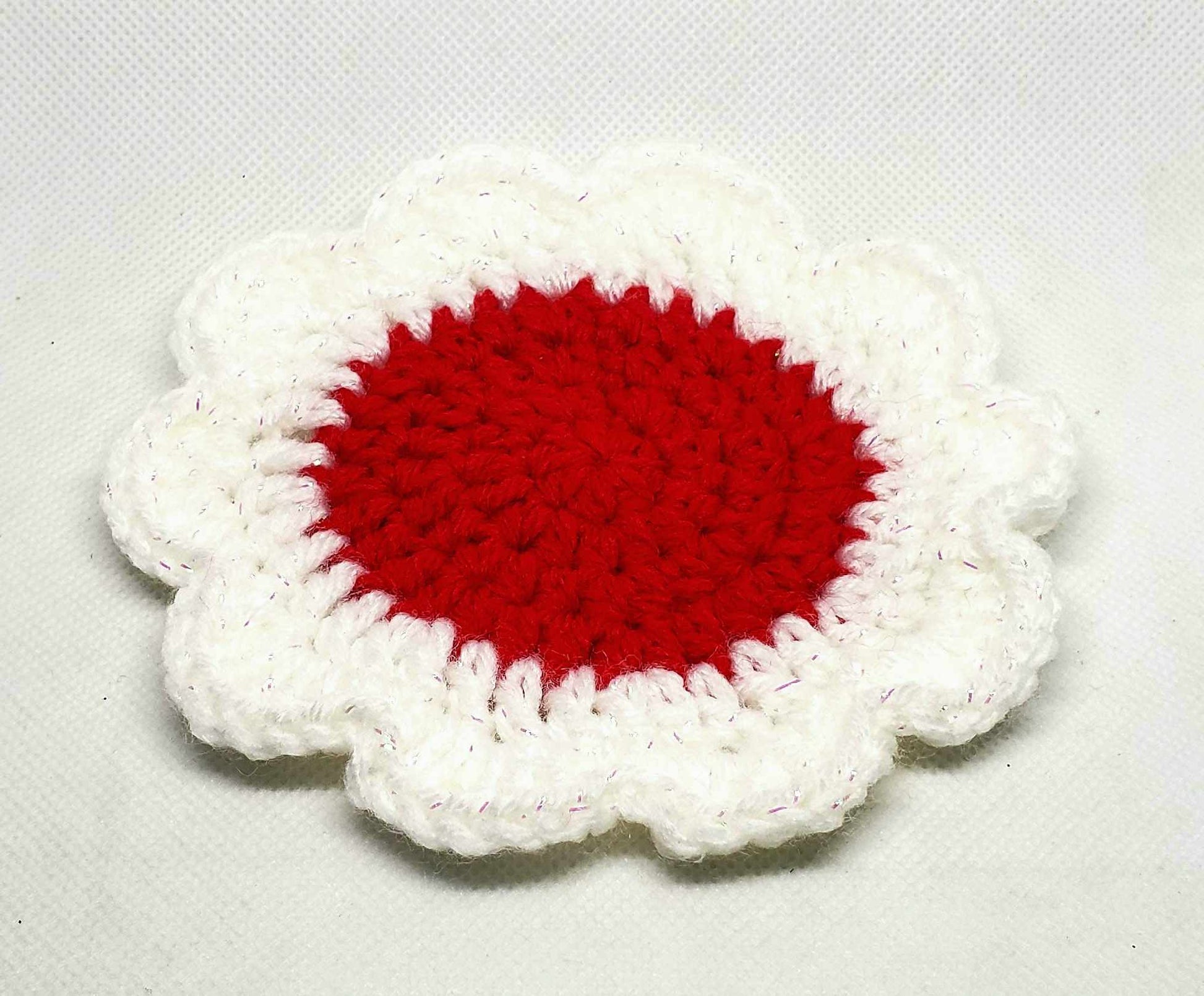 Single red and white sparkle coaster